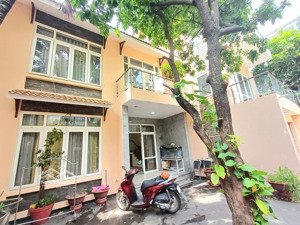 biệt thự hẻm xe hơi 10m lê văn thọ phường 9diện tích: 12 x 17m. 3 lầu - 5 phòng ngủ ,6wc=30tr