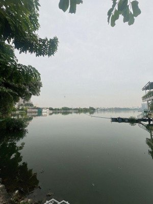 chính chủ tôi cần bán gấp nhà mặt phố yên hoa tây hồ dt 26/30 xd 4t kinh doanh giá rẻ hơn khu vực