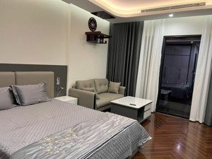 daimond crown - full đồ - studio