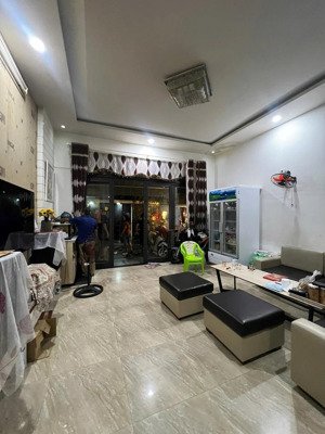 chính chủ gởi bán nhà 3 tầng mỹ đa tây 9 100m2 4pn giá chỉ nhỉnh 9 tỷ, gần biển mỹ khê.