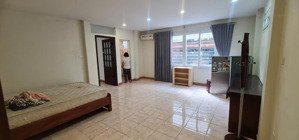 cho thuê nhà ngõ 12 khuất duy tiến, 50m2 x 3 tầng, 4 ngủ, đầy đủ đồ, 9 triệu/tháng