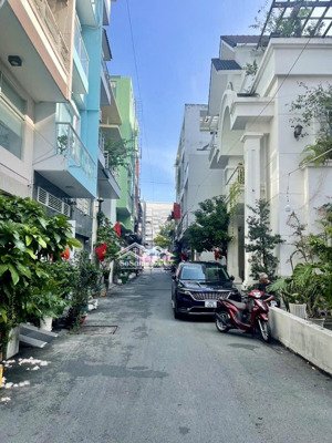 đối diện aeon mall tân phú - xe tải tránh hẻm thông - 1 trệt 3 lầu btct - 4 x 14 (56m2) - chỉ 9.5t