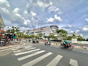 bán nhà phường hiệp bình chánh. 2 mặt tiền đường phạm văn đồng, kha vạn cân