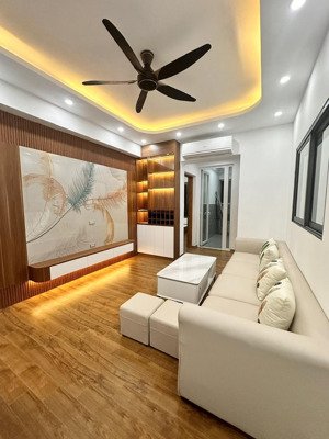 bán gấp căn hộ chung cư cao cấp 165 thái hà 3pn 2wc dt : 135m2 giá 9.4 tỷ lh : e hoà 