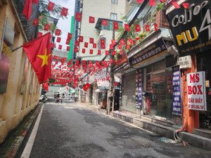 bán nhà trung tâm cầu giấy, 7,45 tỷ, 35,1m2, 5 tầng siêu xịn, gần rất nhiều trường đại học.