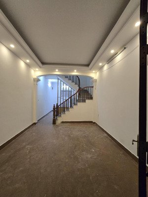 chính chủ cho thuê nhà riêng( ngõ 9/95 chùa bộc)