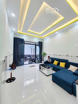 hẻm xe hơi - dt: 4x10 (40m2) - nhà đúc 2 tầng, ngay vườn lài - chỉ 4,x ty