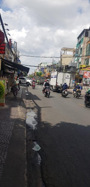 bán nhà mặt tiền phạm phú thứ, dt 5 x 20m, cn 100m2, nhà 1 lầu. kinh doanh sầm uất