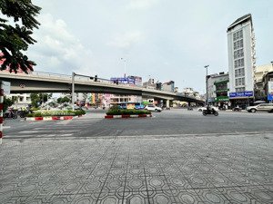 cực phẩm dt 54 m2 - 21.5 tỷ-lô góc- 7 tầng- thang máy-siêu hiếm- nguyễn văn cừ-hồng tiến