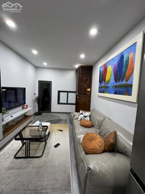 Bán gấp căn hộ tập thể Nam Thành Công, Đống Đa, nhà đẹp full nội thất ở luôn