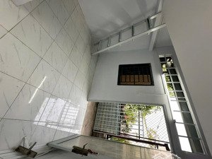 nhà mới tân kiểng quận 7-16m2+ lửng-489tr- đường xe hơi đến nhà