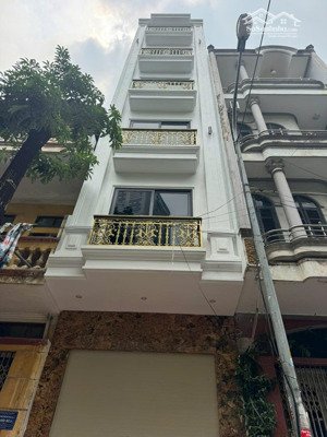 siêu hiếm. bán nhà sát trường marie curie 45m2x5t. thang máy nhập khẩu. ô tô vào nhà 2 mặt thoáng