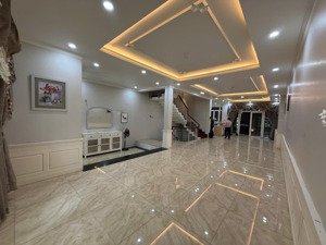 cho thuê villa saigon pearl ở hoặc làm văn phòng giá 85 triệu / tháng đang trống vào ngay