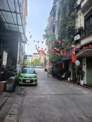 - nhà phố kim mã gần lotte, 4 tầng đầy đủ nội thất chỉ 6,5 tỷ.