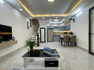 nhà yên hoà, ngõ thông tứ tung, lô góc, xe tải đỗ cửa, 70m ra phố, bãi gửi xe gần nhà, 42m2*5t