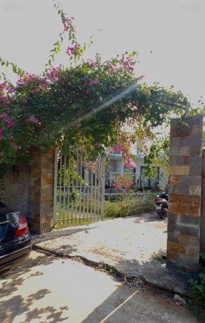 bán villa siêu rẻ nhỉnh 5tỷ trên mặt đường đi kdlsuối mơ