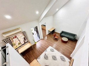 căn hộ 2 không gian ngủ - có sân vườn rộng - tách bếp ngay chợ bà chiểu - cầu bông - quận 1