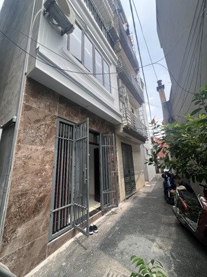 trương định - giải phóng - lô góc 3 thoáng x 5 tầng xây mới, ngõ nông gần oto, sổ đỏ 40m hơn 8 tỷ.