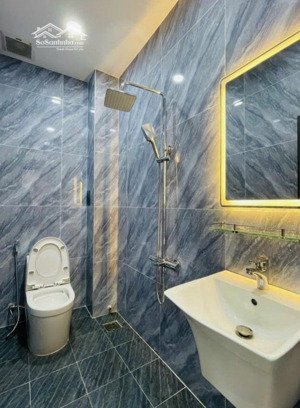 ngộp ngân hàng cần bán gấp nhà quận phú nhuận giá 3,6tỷ, đường ngô thời nhiệm hxh 5,5m shr