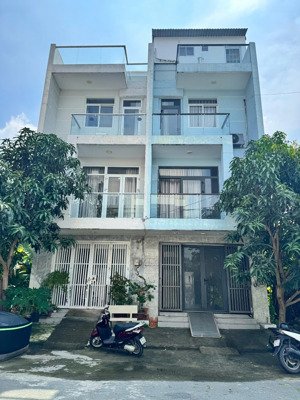 nhà trệt 2 lầu sân thượng-hẻm 12m - hoàn công đầy đủ giá 2ty7 tại long thới- nhà bè