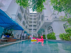 bán khách sạn hội an mới new, trung tâm phố cổ 1032m2 giá 12x tỷ đường cửa đại 63 phòng