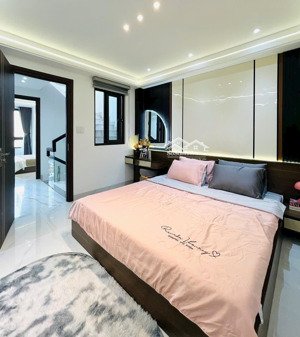 cần tiền bán gấp nhà 52m² giá chỉ 2tỷ150 lê lai, p3 gò vấp, hđ thuê 14tr/tháng lh 