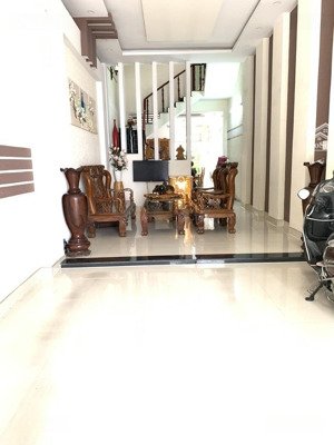 cg bán nhà 3 tầng mặt tiền đường số _ dt: 95m2 _ khu phân lô đường 8m vỉa hè thông_ 4pn