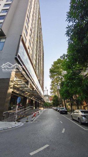 bán kiôt tâng1+2 chân đế tòa nhà 25 tầng diện tích 180 m giá 20 tỷ