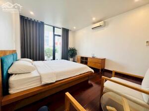 Bán Toà Apartment Tây Hồ- 193m2x6T- view Hồ Tây! Giá 75 Tỷ