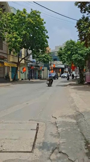 bán nhà riêng tại yên kiện, 6,39 tỷ, 52m2, 4pn, 3wc, 5 tầng, mặt tiền 4m, pháp lý đầy đủ