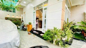 bán nhà 3 tầng , hẻm nguyễn biểu , đoạn gần đường 2/4 . ( đất 70m2, ngang 8.5m) giá 6.5 tỷ