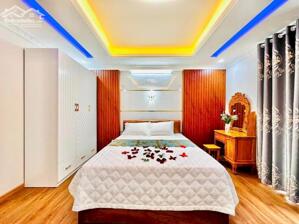 Bán nhà hẻm xe hơi 220 đường Lê Văn Sỹ phường 14 quận 3, DT: 4.7x20m, 3 lầu, giá 15.9 tỷ