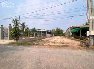 SANG GẤP 400M2 ĐẤT T.CƯ NGAY TRUNG TÂM SÁT CHỢ, TRƯỜNG HỌC DÂN ĐÔNG. GIÁ 245TR/SỔ