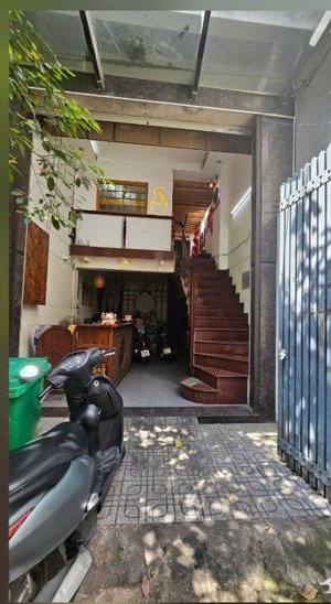 mbkd tự do mặt tiền sung túc q3