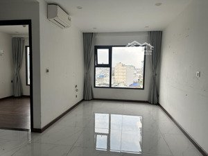 bán căn hộ resgreen , 2pn , 1wc ,52m2 , có sổ , căn không ban công , giá : 3.6 tỷ , lh 