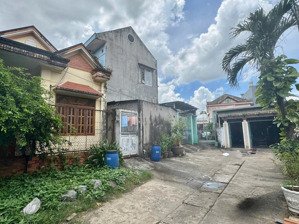 nhà sát làng đại học 2tỷ550 dt 78,3m