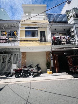 ngay chợ tân mỹ - kế phú mỹ hưng - mặt tiền đường - nhà 3 tầng - nhỉnh 10ty