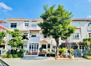 cho thuê bt phú mỹ hưng 5pn, 209m2, 70 triệu/tháng quận 7, tp.hcm,