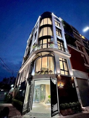 cần tiền,chủ cần bán nhà góc 2 mặt tiền đường thống nhất p11 quận gò vấp.dt 4,5x11,30m2 giá 14,5 ty