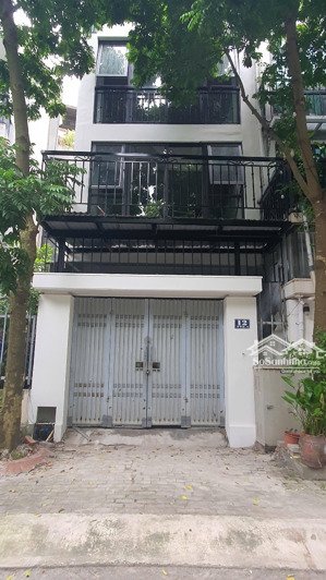 nhà liền kề ao sào cho thuê giá rẻ phù hợp làm văn phòng, để ở và kinh doanh làm kho.