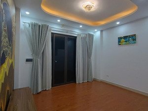 bán nhà 42m2, mặt tiền 4m, 4 tầng cổ điển, tứ hiệp, ô tô đỗ cổng
