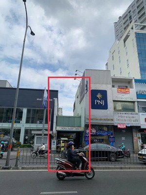 mặt tiền 157a phan đăng lưu, phường 2, quận phú nhuậ, cn: 624.4m2, giá 120 tỷ (192 triệu/m2)