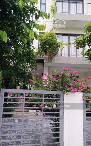bán gấp bt song lập 130m2 vinhomes thăng long - nhà 4 tầng mới sửa sang sạch sẽ thoáng mát