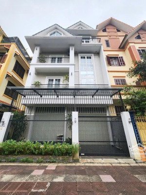 bán nhà lô góc vip thạch bàn diện tích lớn 155m2, mt khủng 10m, 4tầng, giá 39.485 tỷ,view công viên