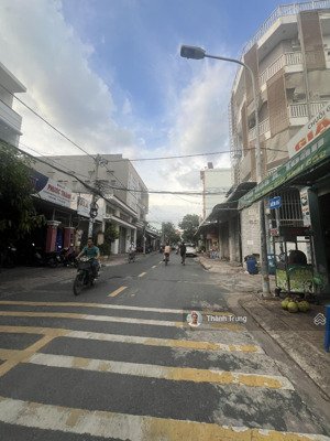 thiện chí bán, căn nhà mặt tiền kinh doanh đường số 185. 108m2 giá chỉ 9,5 tỷ còn thương lượng