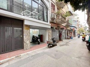 cho thuê nhà ngõ 89 lạc long quân. dt 90m x 4t. giá 25tr