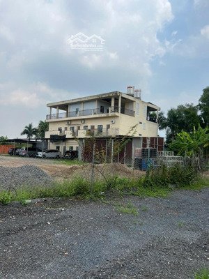 cho thuê từ 1000m2 đến 7150m2 hẻm xe tải khu bình quới thanh đa.