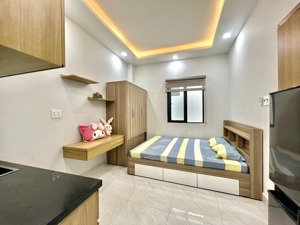 cho thuê căn hộ cửa sổ thiết kế luxury, thang máy, full nội thất, gần đại học bách khoa q10