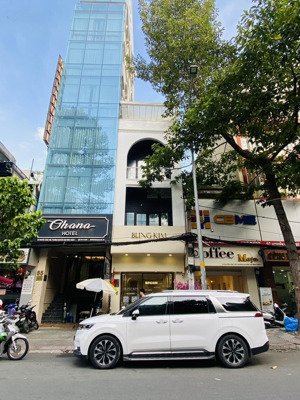 mt nguyễn công trứ , quận 1 ( đoạn đẹp nhất ) - 4,5x20 - 4 tầng mới đẹp - lh: 