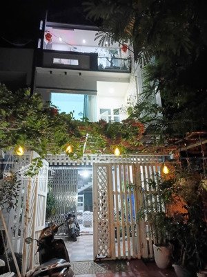 bán nhà 3 tầng đường hồ sỹ tân trung tâm sơn trà full nội thất giá rẻ vào ở ngay